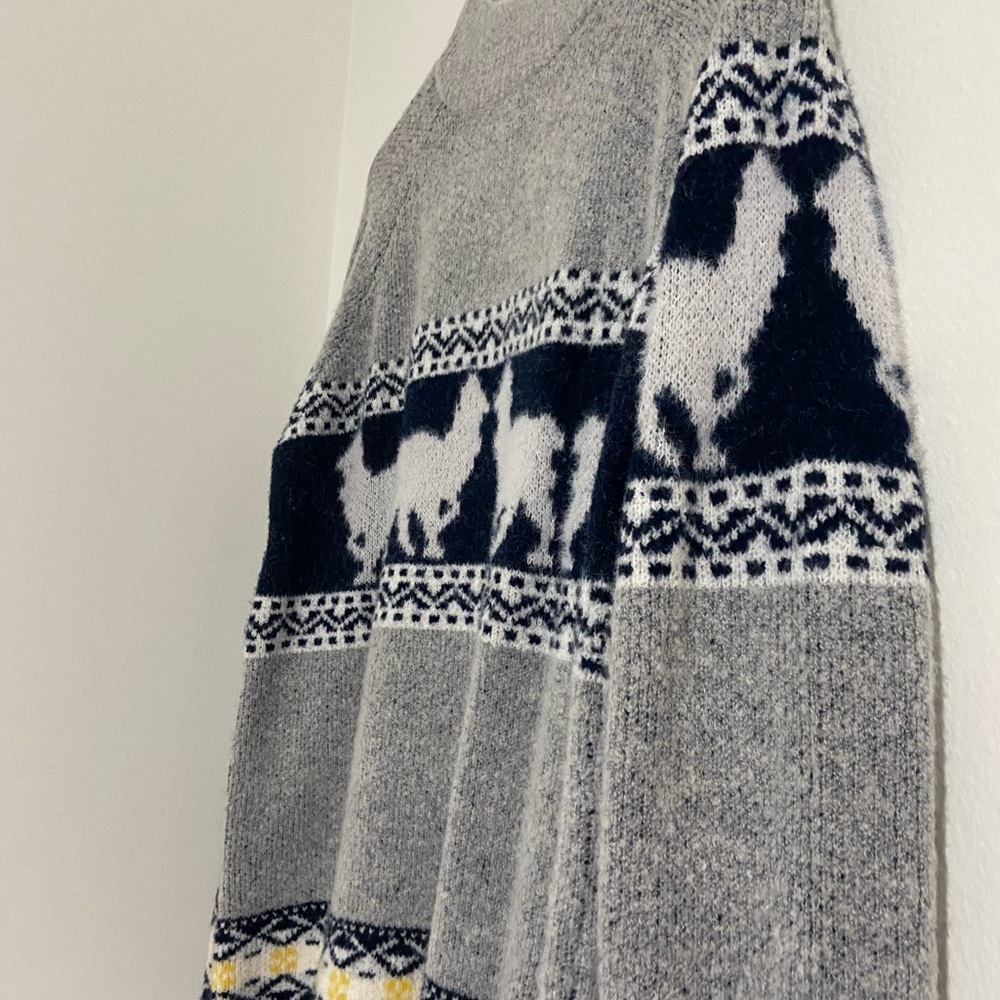 Gray Patterned Women's Sweater - image 3